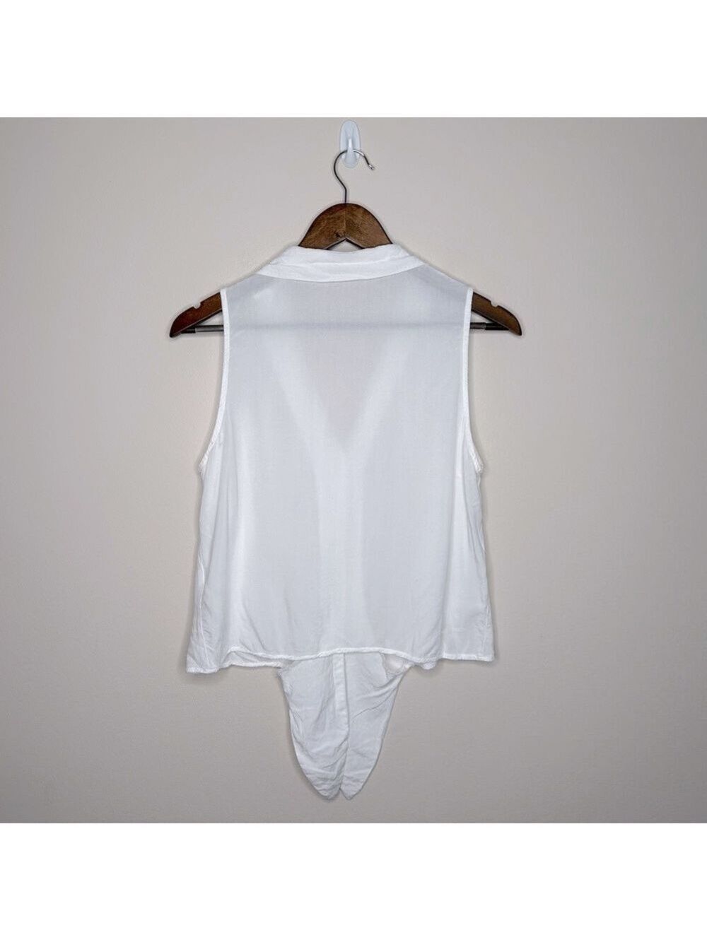 Dynamite White Tie Front Sleeveless Blouse Medium - Picture 4 of 8